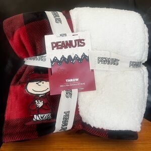 Peanuts Charlie Brown Sherpa Throw Blanket Red Buffalo Plaid Design Reversable